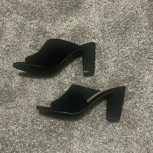 Tru Comfort Form Black Faux Suede Slip on Chunky Heels Size 7